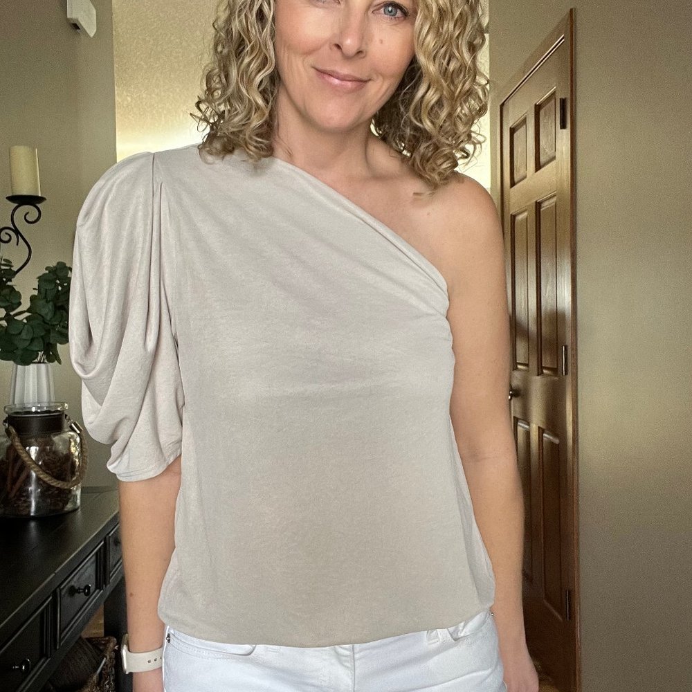 One sided cold shoulder sleeve top